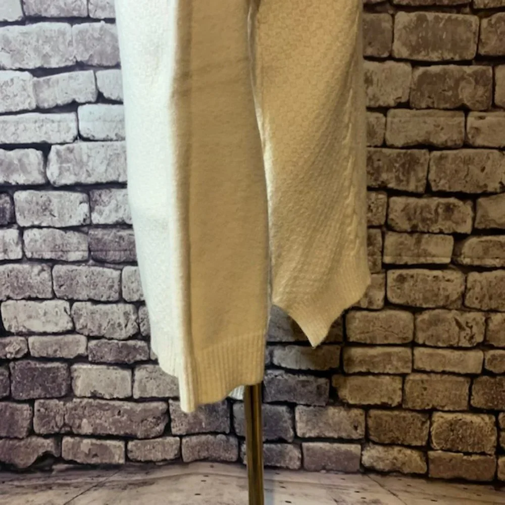 Cyrus Pullover Sweater Size Medium
